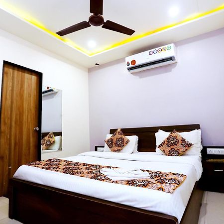Hotel Blue Leaf راجكوت المظهر الخارجي الصورة