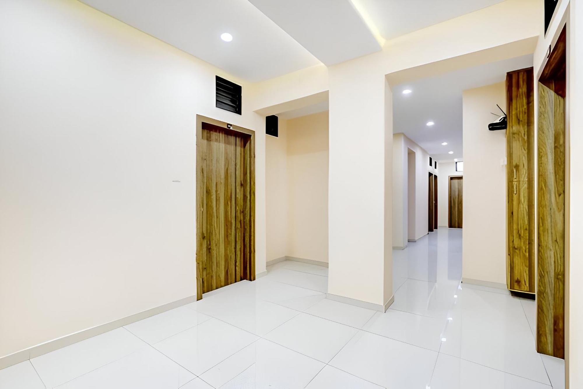 Hotel Blue Leaf راجكوت المظهر الخارجي الصورة