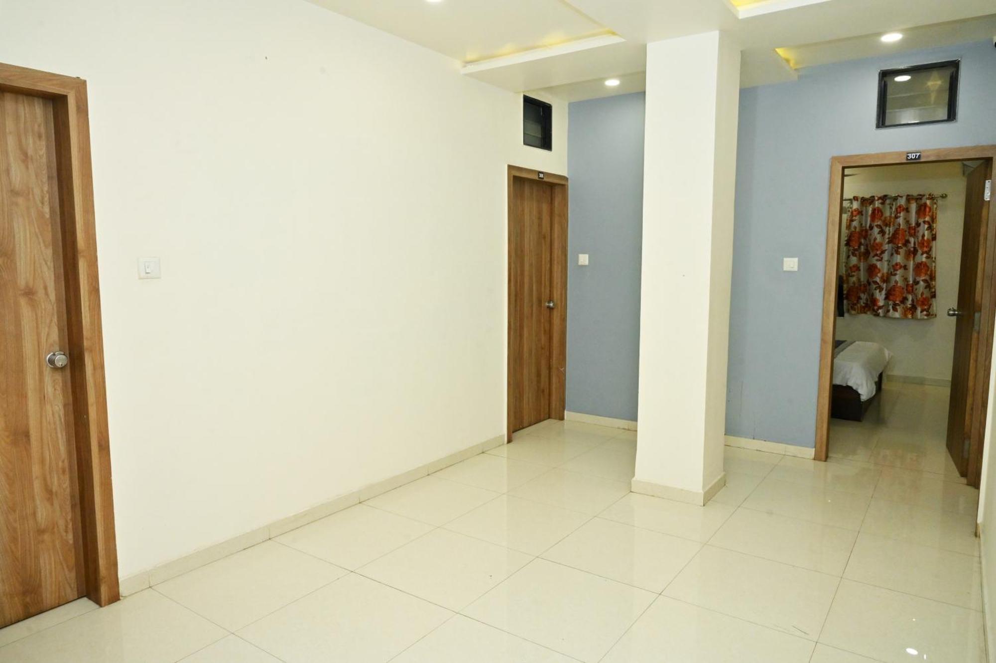 Hotel Blue Leaf راجكوت المظهر الخارجي الصورة