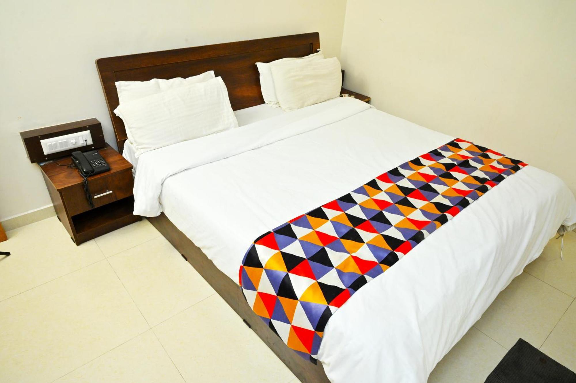 Hotel Blue Leaf راجكوت المظهر الخارجي الصورة