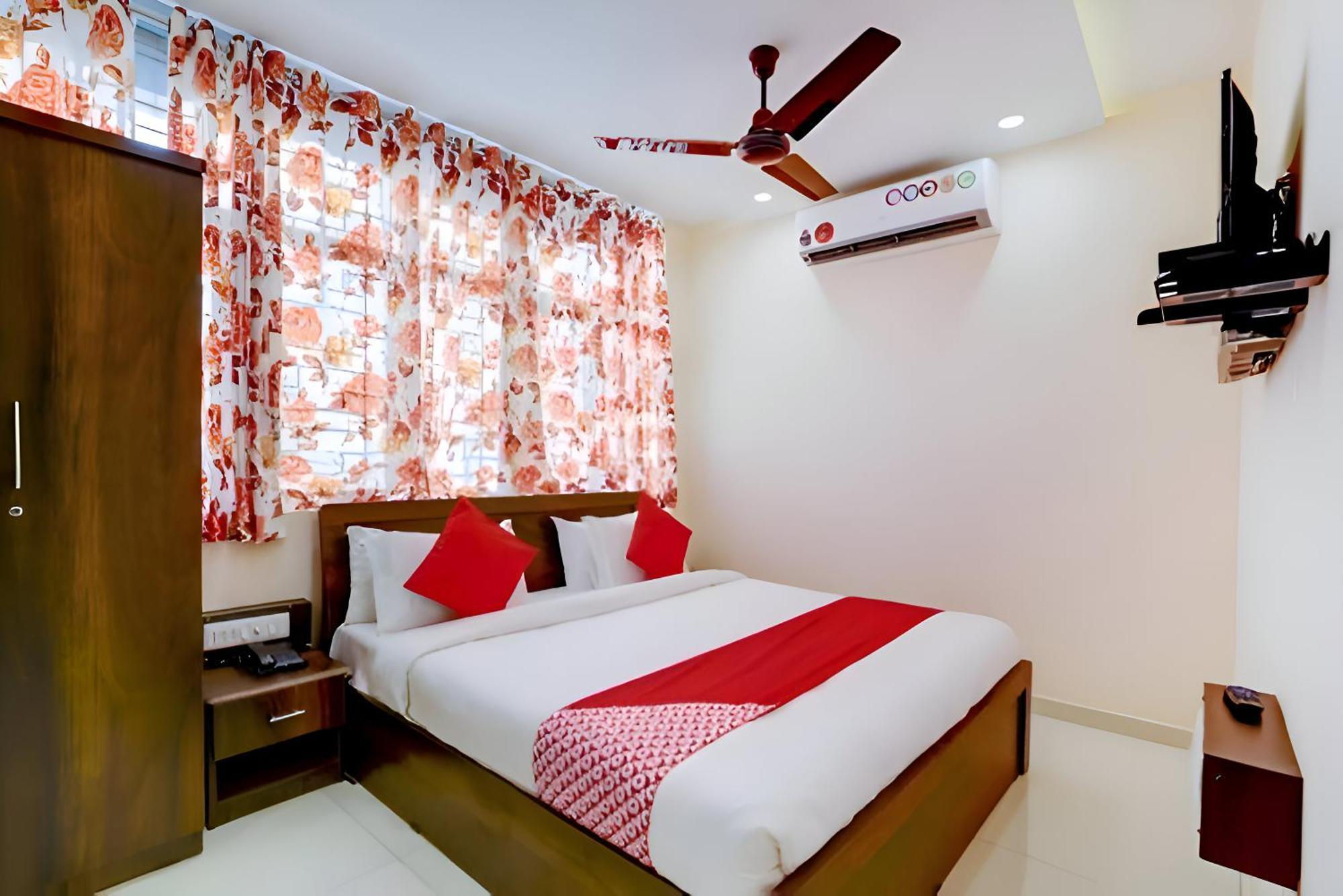 Hotel Blue Leaf راجكوت المظهر الخارجي الصورة