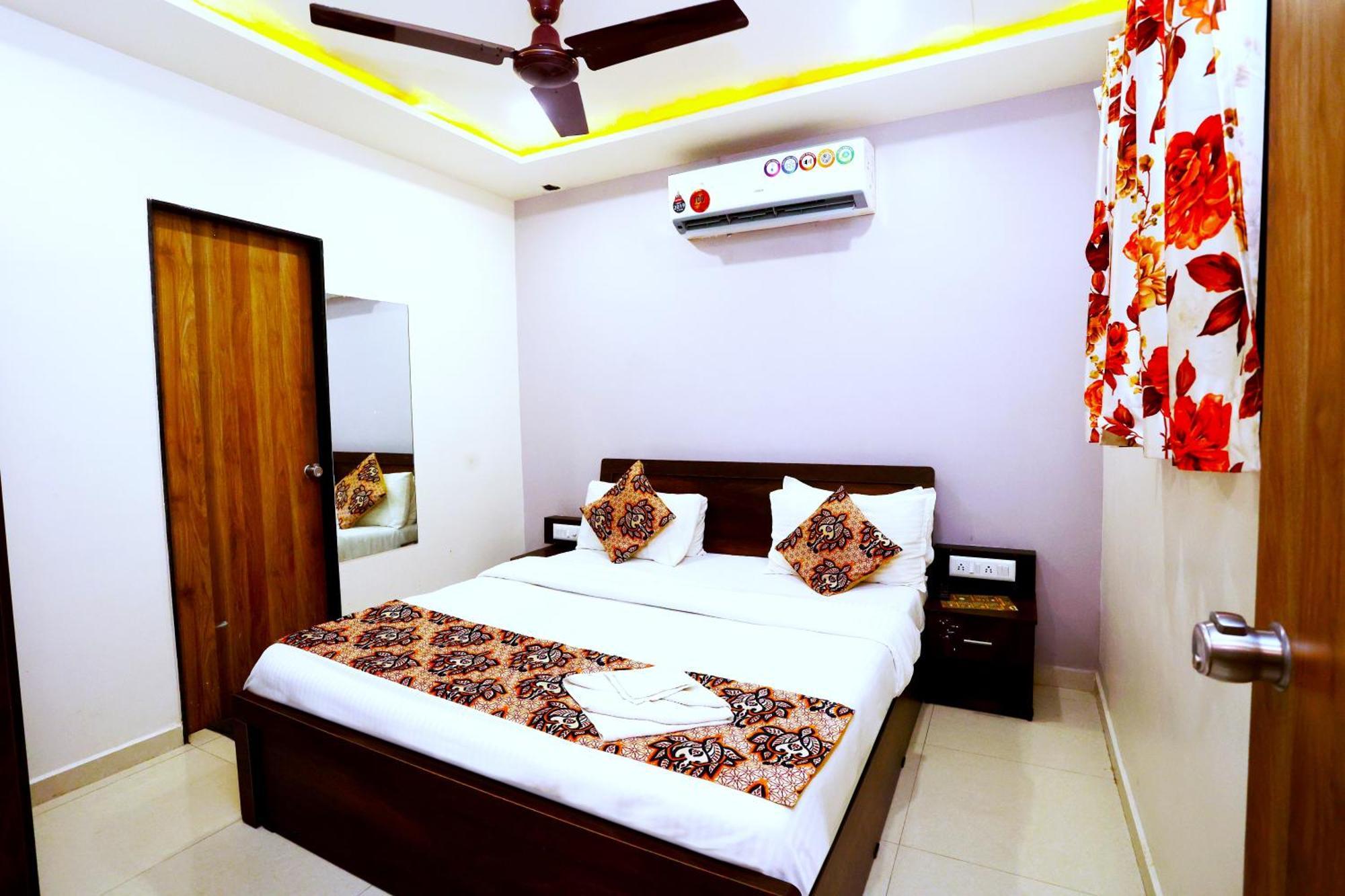 Hotel Blue Leaf راجكوت المظهر الخارجي الصورة