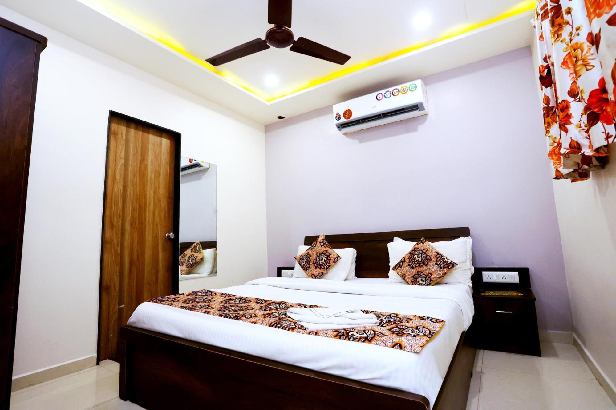 Hotel Blue Leaf راجكوت المظهر الخارجي الصورة